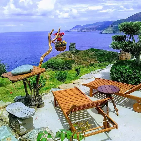 Holiday home Coin De Paradis Vue Dominante Sur Mer, Montagne Et Tour Genoise Avec Jacuzzi *