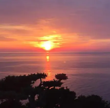 Coin De Paradis Avec Vue Unique Sur La Et La Tour Genoise *