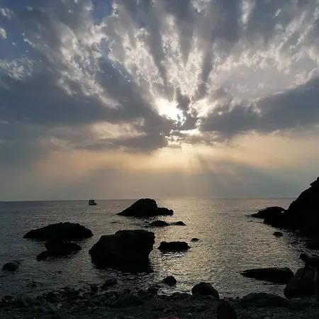 Coin De Paradis Avec Vue Unique Sur La Et La Tour Genoise 度假居 Pino