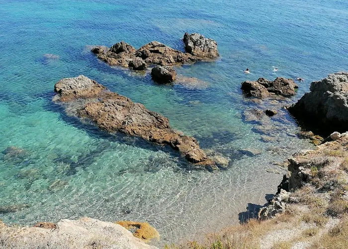 Coin De Paradis Vue Dominante Sur Mer, Montagne Et Tour Génoise Avec Jacuzzi