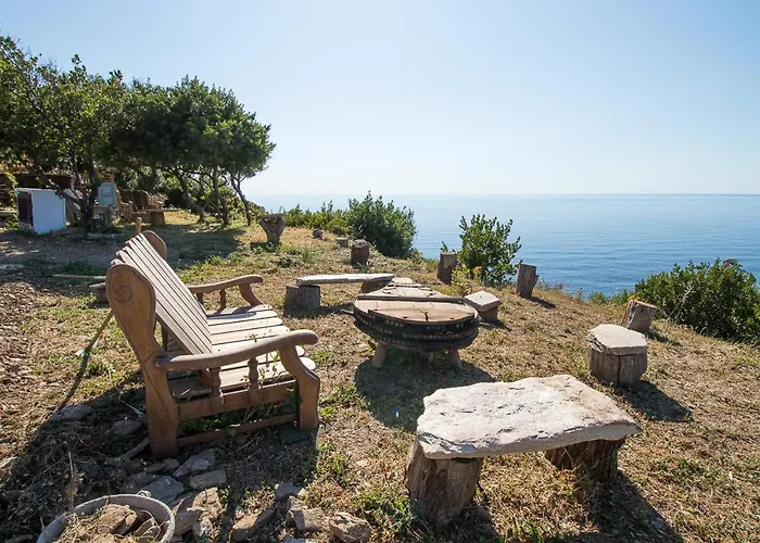 Coin De Paradis Vue Dominante Sur Mer, Montagne Et Tour Génoise Avec Jacuzzi