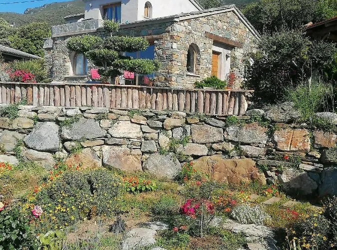 Coin De Paradis Avec Vue Unique Sur La Et La Tour Genoise Дом отдыха *